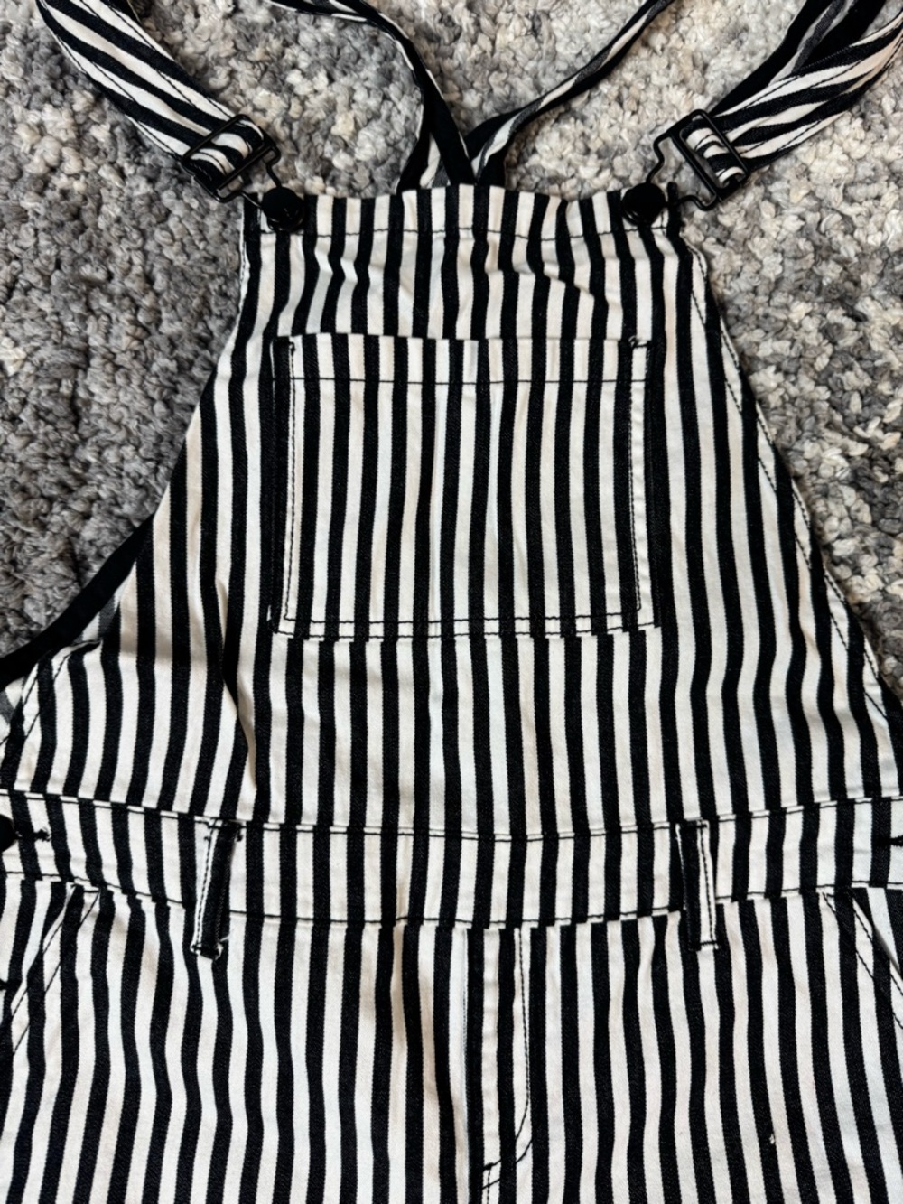 Forever 21, Mens Black and White Striped Denim Overalls, US Size: 30 - Picture 4 of 11